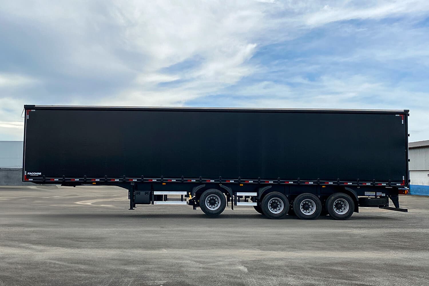 Baú Lonado Sider 4 eixos Facchini 15m 30 Paletes 25/25