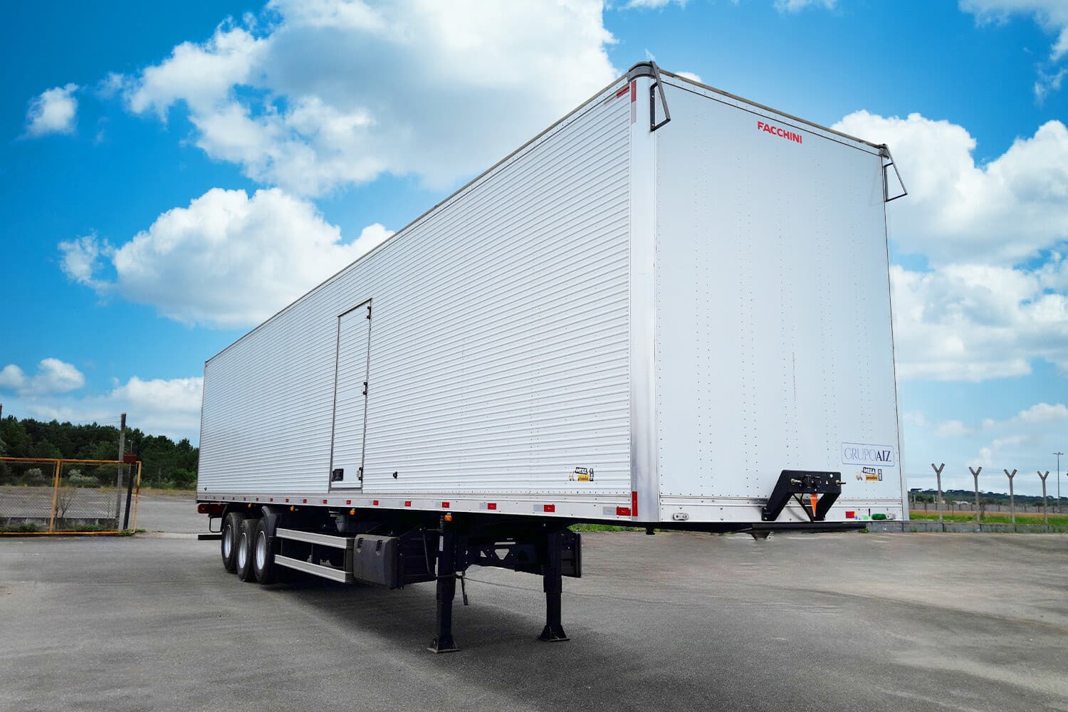 SR Baú Metálico Carga Seca 3 eixos 30 Pallets 25/25 FACCHINI