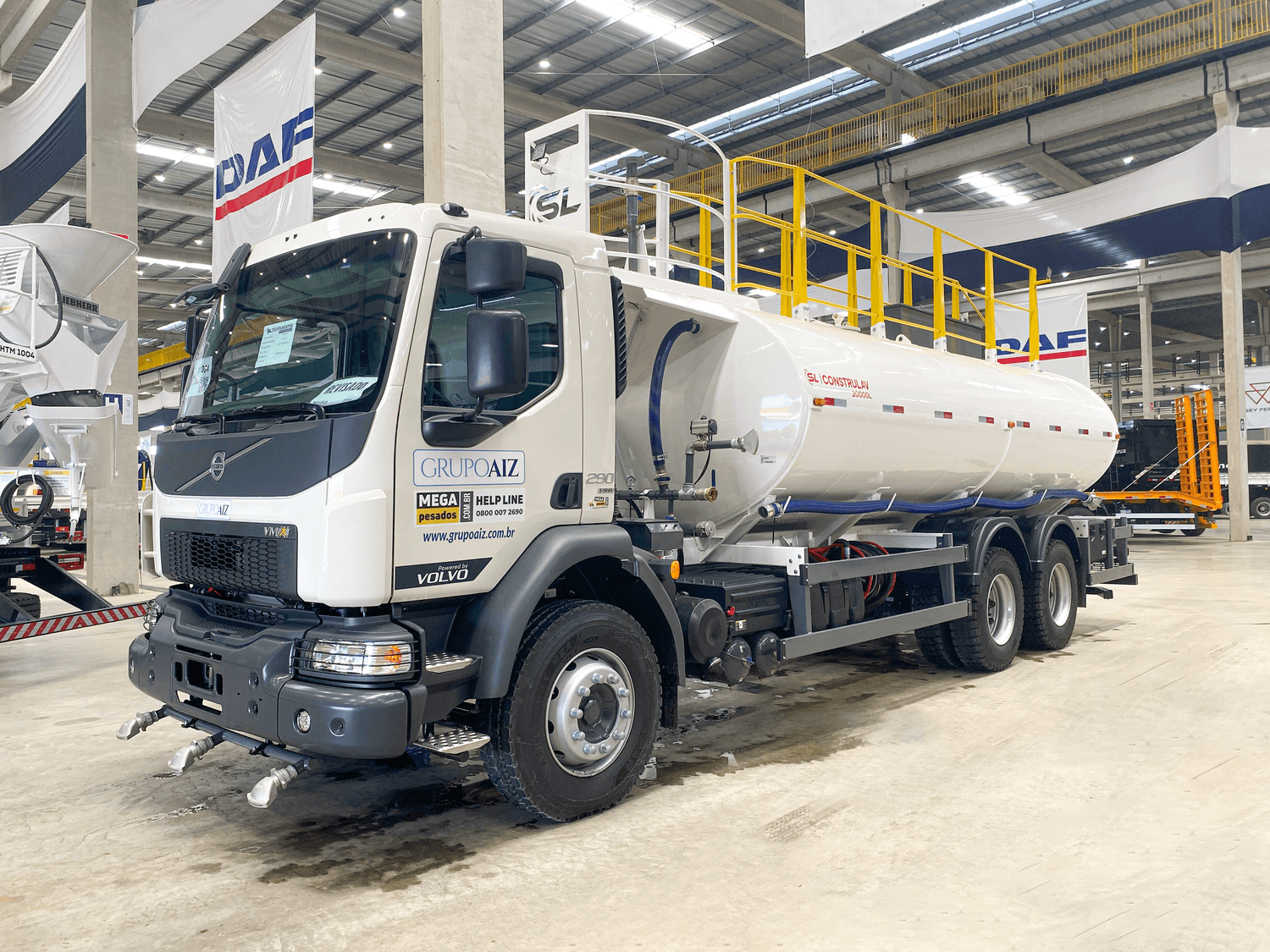 Caminhão Volvo VMX 290 6x4 24/25  Pipa 20.000L SL Equipamentos